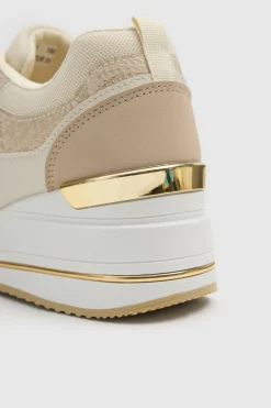 Zapatillas con cu&ntilde;a