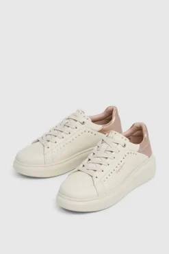 Zapatillas con tachas