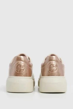 Zapatillas con tachas