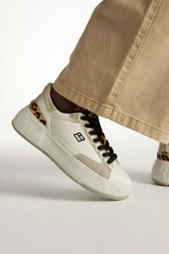 Zapatillas Court con estampado de leopardo