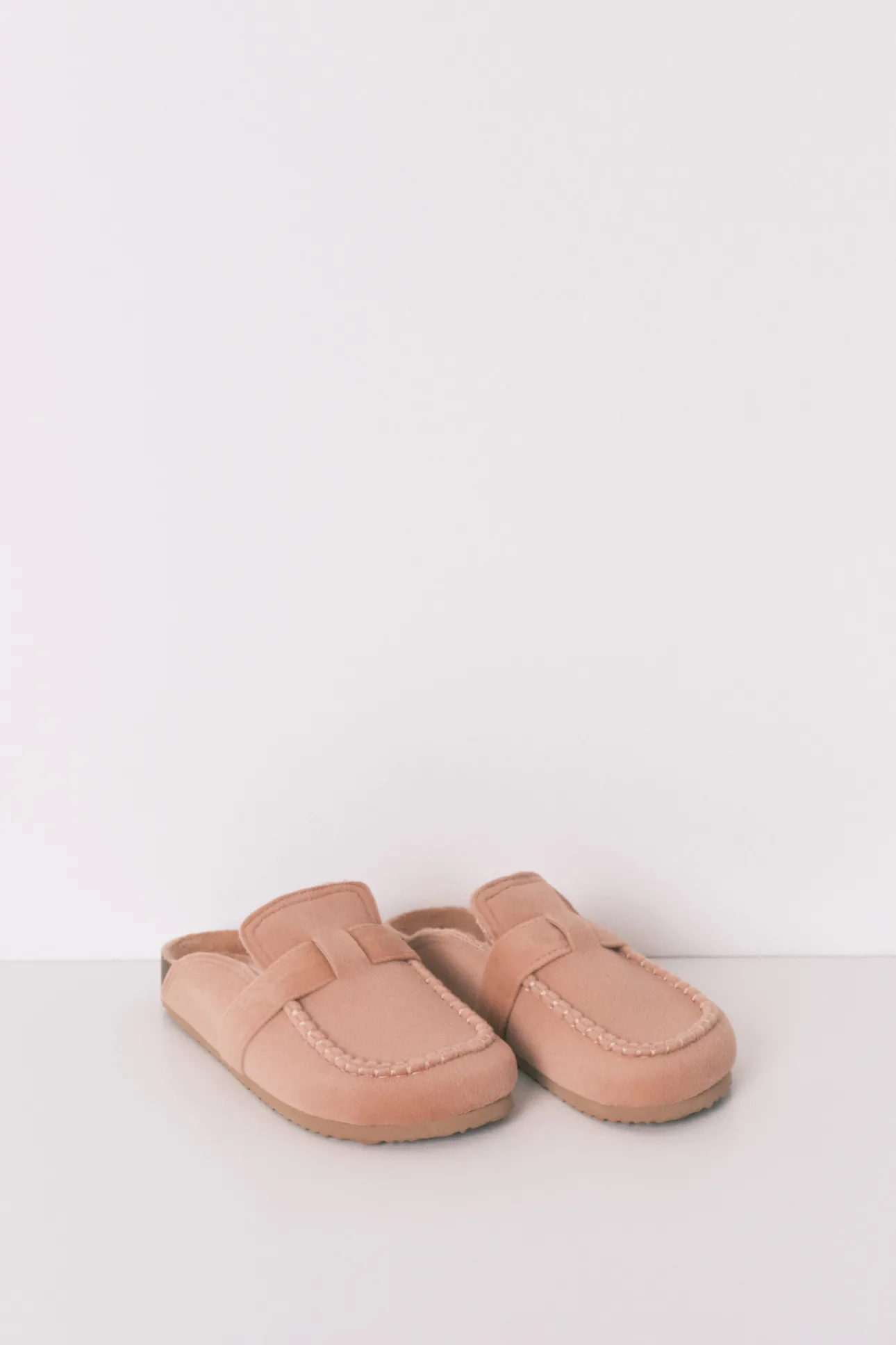 Zapatillas tipo zueco ante rosa