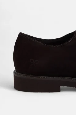 Zapato cl&aacute;sico serraje